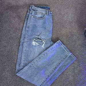 PrettyLittleThing Blue Straight Leg Jeans